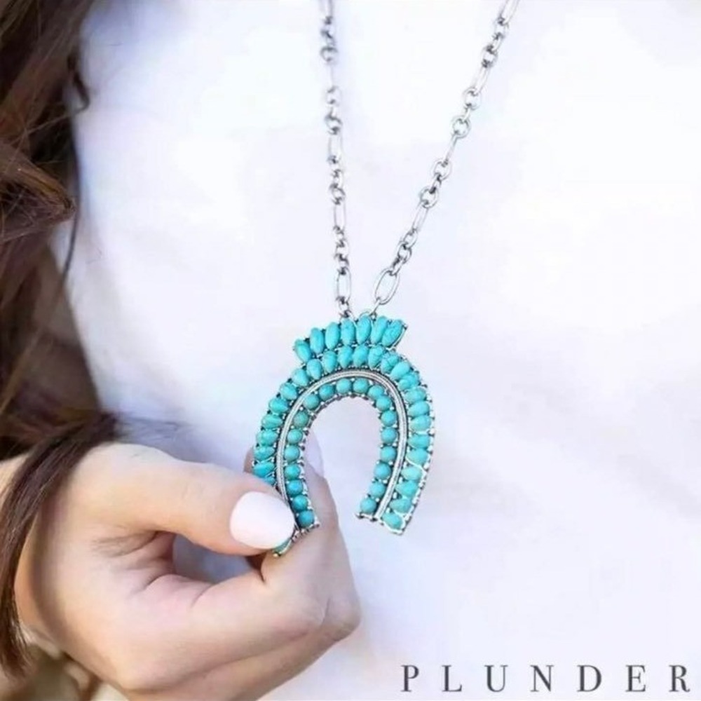 Plunder Design Turquoise Horseshoe Necklace Silver Tone Southwestern Statement‎